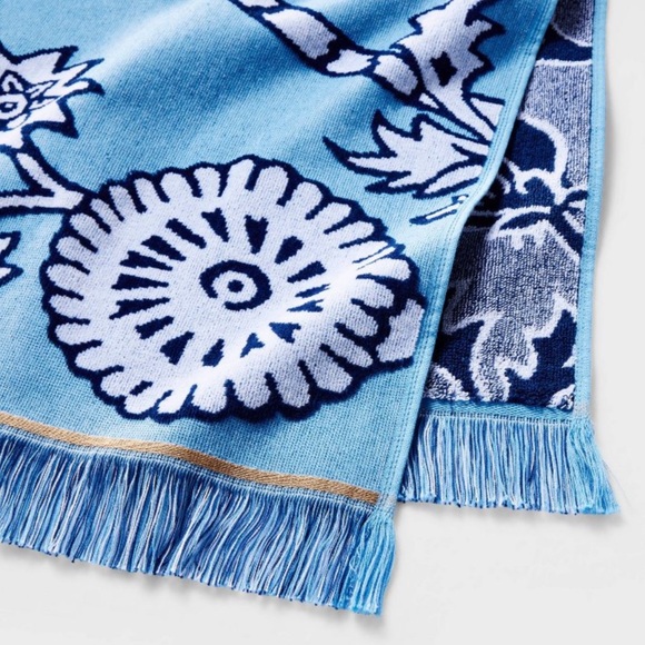 Floral vines beach towel Roller Rabbit x Target - Picture 2 of 2